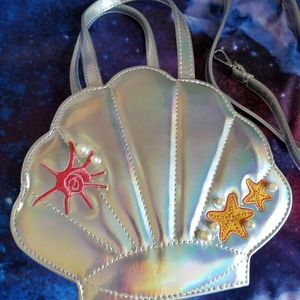 Banned shell purse